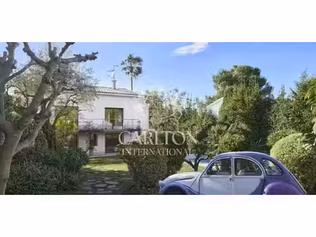villa avec piscine et terrasse antibes (06)