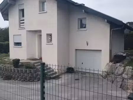 villa récente individuelle groisy