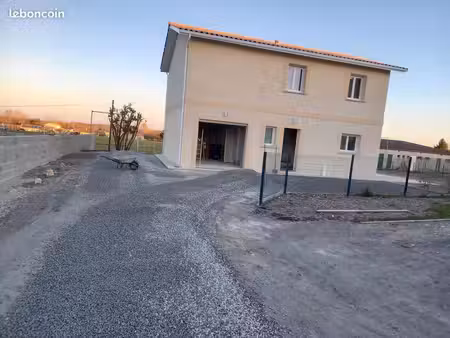 particulier loue maison 100 m2 + garage
