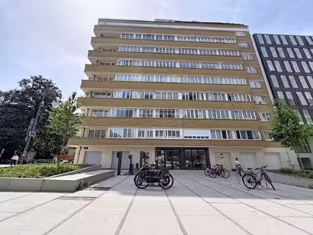 bureaux à louer à rue de la loi 235 etterbeek (vbe60641)