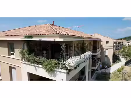 appartement avec terrasse ollioules (83)