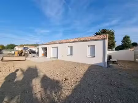 location maison meublé à commequiers (85220) : à louer meublé / 100m² commequiers