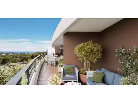 appartement contemporain avec terrasse et piscine antibes (06)