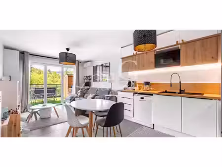 appartement avec terrasse auribeau-sur-siagne (06)
