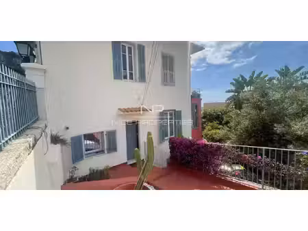 appartement avec terrasse en bord de mer beaulieu-sur-mer (06)