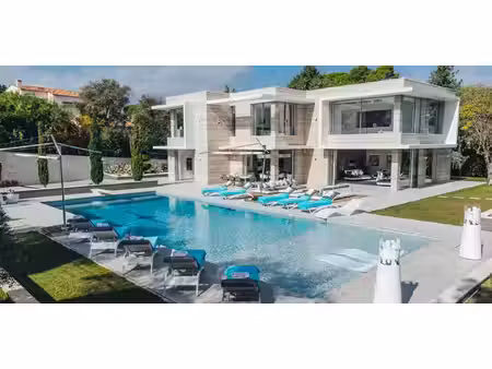 maison contemporaine avec piscine et jardin antibes (06)