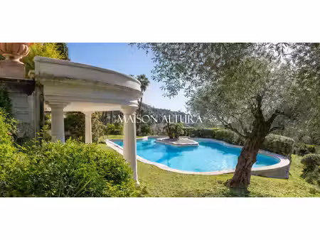 propriété avec piscine et jardin menton (06)
