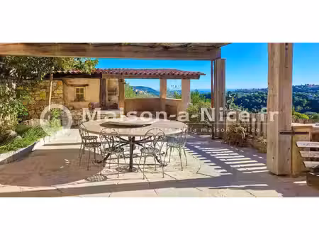 maison avec piscine en bord de mer nice (06)