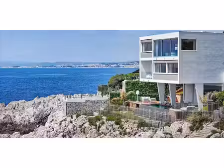 maison contemporaine avec piscine et terrasse nice (06)