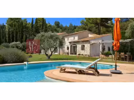 maison avec piscine et jardin peille (06)