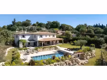 maison avec piscine en bord de mer roquefort-les-pins (06)