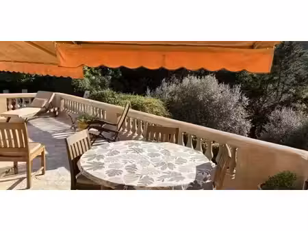 maison avec piscine et terrasse tourrettes-sur-loup (06)