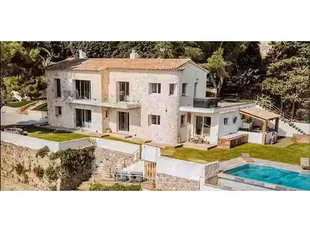 maison avec piscine en bord de mer le golfe juan (06)