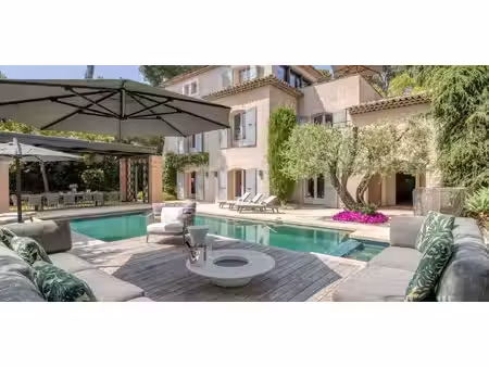 villa avec piscine en bord de mer antibes (06)