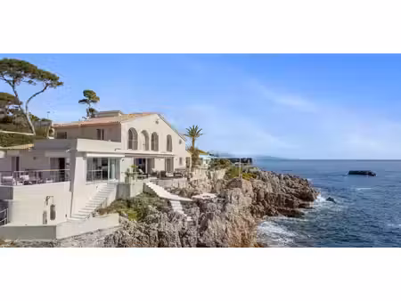 villa avec piscine et terrasse antibes (06)