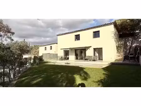 villa avec piscine auribeau-sur-siagne (06)