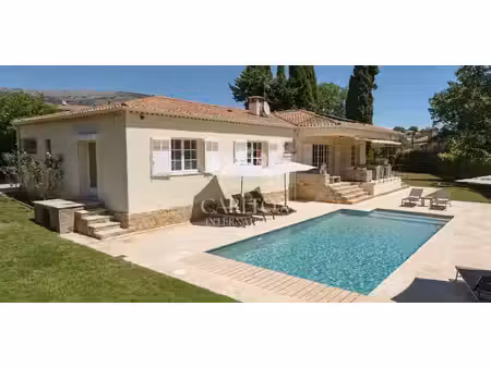 villa avec piscine et jardin cabris (06)