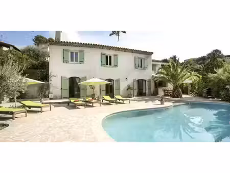 villa avec piscine et terrasse la gaude (06)