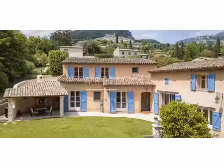 villa avec piscine et terrasse le bar-sur-loup (06)