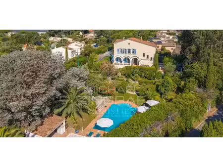 villa avec piscine et jardin mandelieu-la-napoule (06)