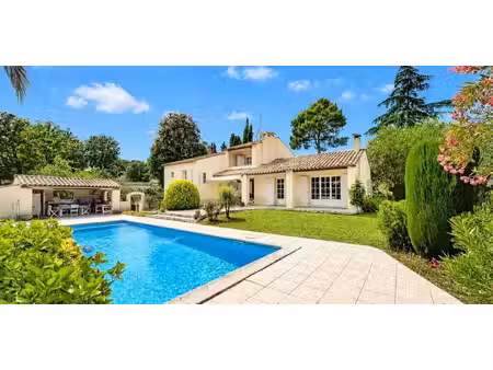 villa avec piscine et terrasse nord - roquefort-les-pins (06)