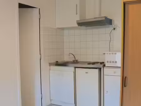 studio avec climatisation avec meubles centre barsac