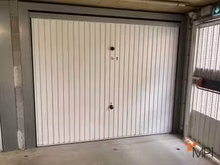 location garage box et parking à l'hermitage (35590) : à louer / l'hermitage