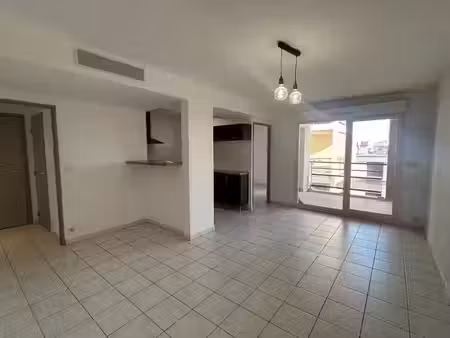location appartement 3 pièces 53.79 m² à nimes (30000)  850 €