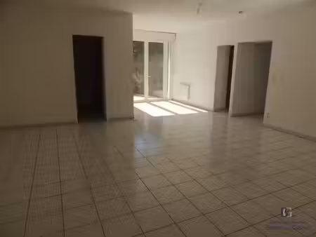 location appartement 4 pièces 110.66 m² à salies-de-bearn (64270)  740 €