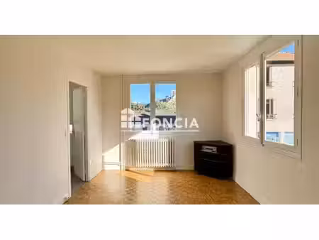 1 piece / 32 m2 / 3900 € le m2