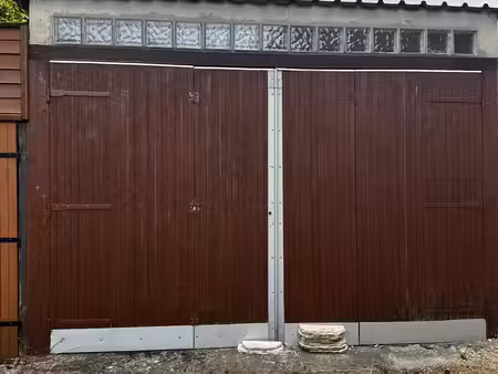 grand garage de 25m2 ou espace de stockage - secteur adamvil