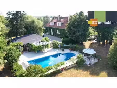dole à 15 mns  lons à 20mns vends superbe propriété au calme de 8 pièces  290m²  dépendanc