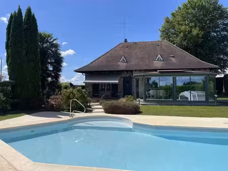 entre brive et limoges  15 mn accès a20