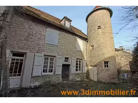 lons-le-saunier (39 jura)  à vendre maison en pierres de maître du 16e siècle