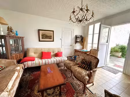 maison bourgeoise en pierre  charme et potentiel !