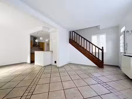 location maison 4 pièces 89.9 m² à suresnes (92150)  2 830 €