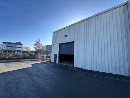 entrepôt de 105m²