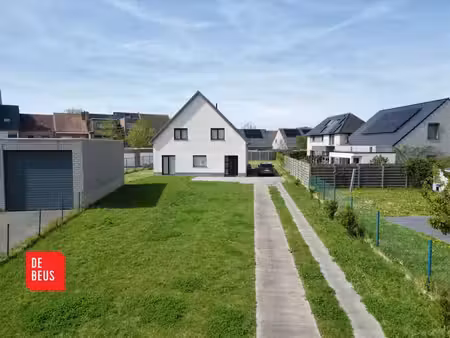 villa récente indépendante sur un terrain spacieux (1044 ...