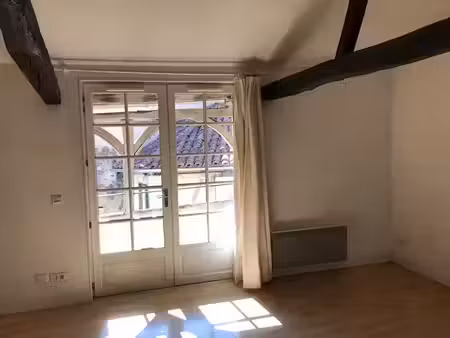 location appartement 1 pièce 30 m² à figeac (46100)  395 €