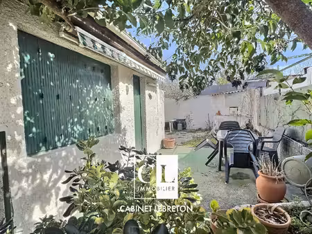 bas de maison t2 + un jardin avec cabanon à pont de vivaux marseille 10e