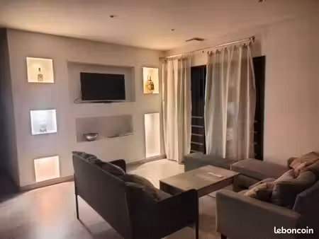 f5 dans villa meublé et équipé avec jardin et terrasse