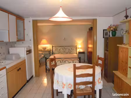 studio independant dans maison à louer