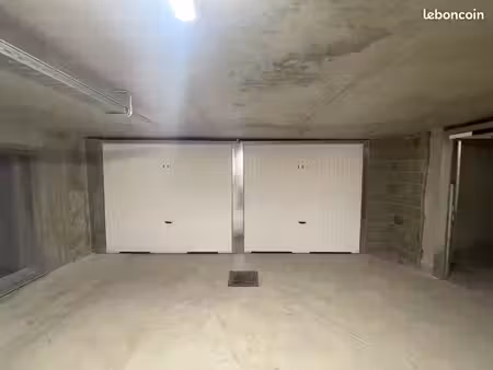 garage/box à louer decines