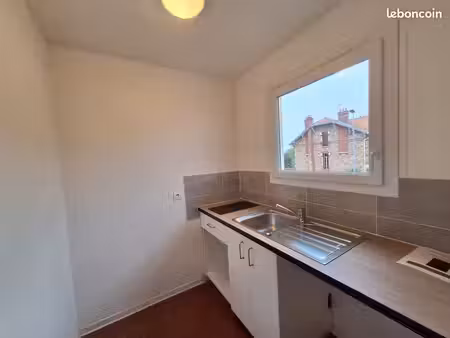 studio 1 pièce 27 m²