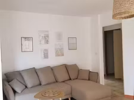t4 lumineux – 77 57 m² + véranda fermée chauffée – 3 chambres – dernier étage – lagnieu