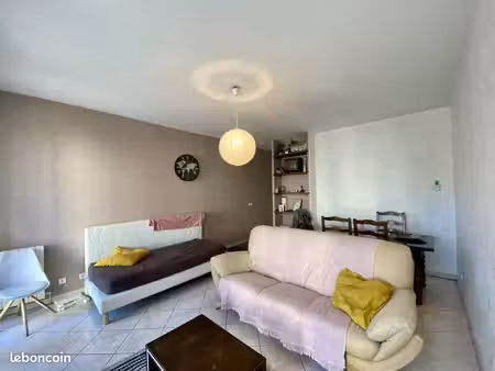 appartement 2 pièces 77 m²