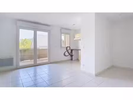 la chaussee st victor - appartement t3 56 m²