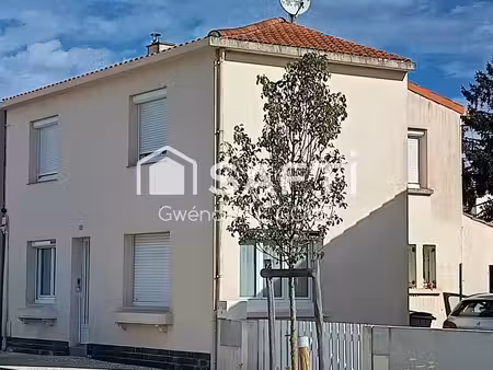 maison de ville de 98 m² avec jardin et cour