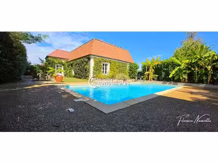 a vendre maison plain-pied de 174 m² 4 chambres piscine sans vis-à-vis