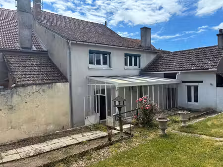 maison familiale avec 5 chambres  terrain clos et garage